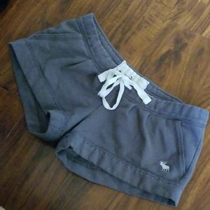 Abercrombie & Fitch shorts - size XS